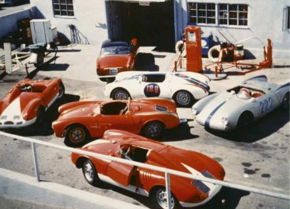 550-0081-1958-Vasek Polak's shop